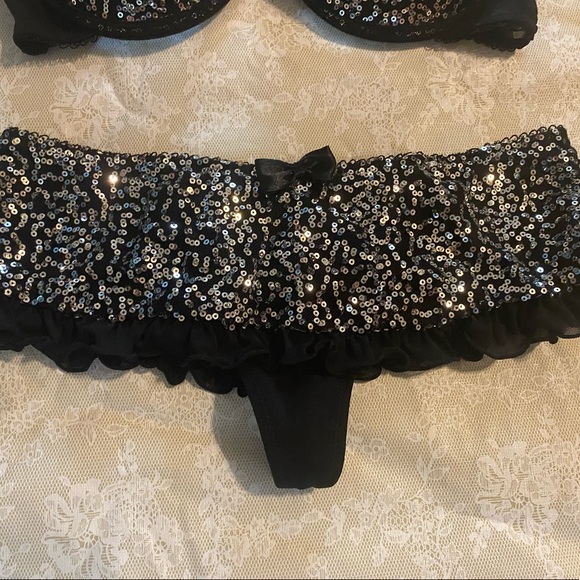 Bra & Panty set 🖤 - Picture 4 of 6